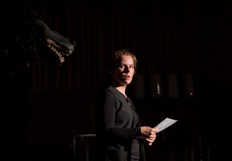 Theaterstück Frau Fotografie Wolf