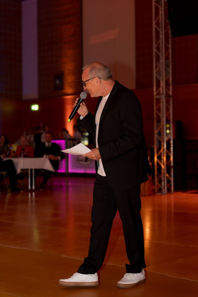 Moderator Mann Microphone Event Ball