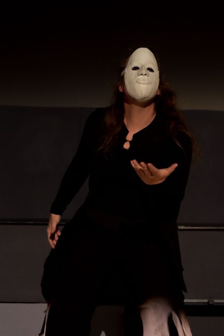 Theater Maske Frau Bühne